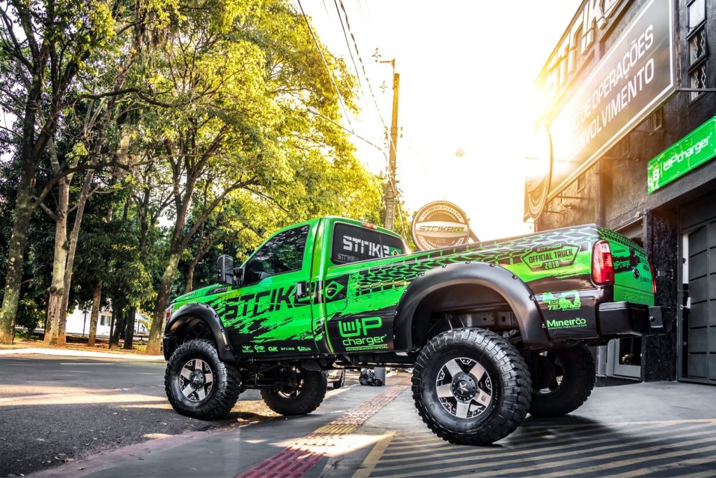 F250 - verde adesivada - camionete sorteada official truck